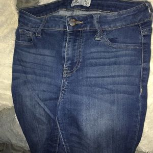 Skinny light blue jeans